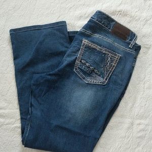 Maurices 15/16 short jeans